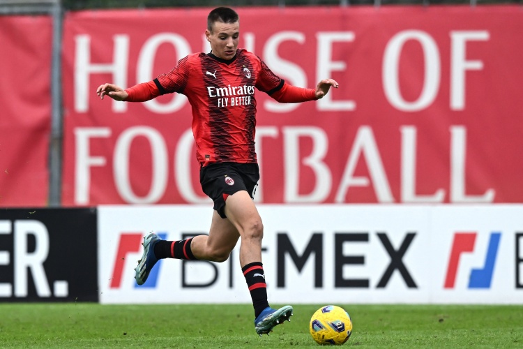 娱乐官网-记者:17岁前锋卡马达可能1月回归米兰,俱乐部正评估球员伤情