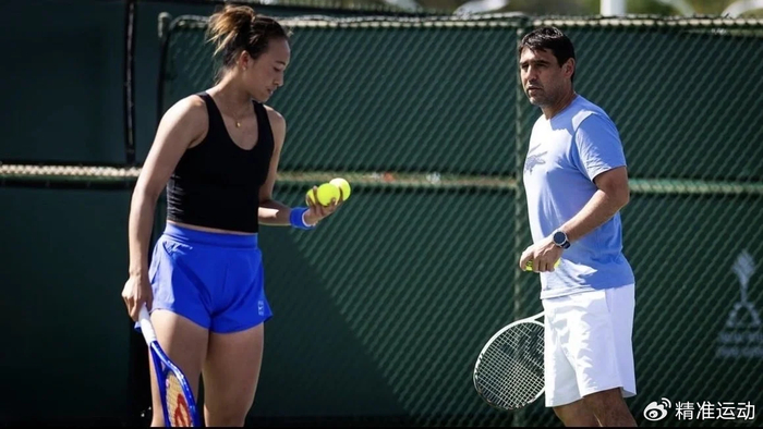 中国乐鱼体育-郑钦文新教练亮相，阳光双赛的保分压力几乎为零|佩雷·里巴|斯瓦泰克|积分|费德勒|罗迪克_新浪体育_新浪新闻